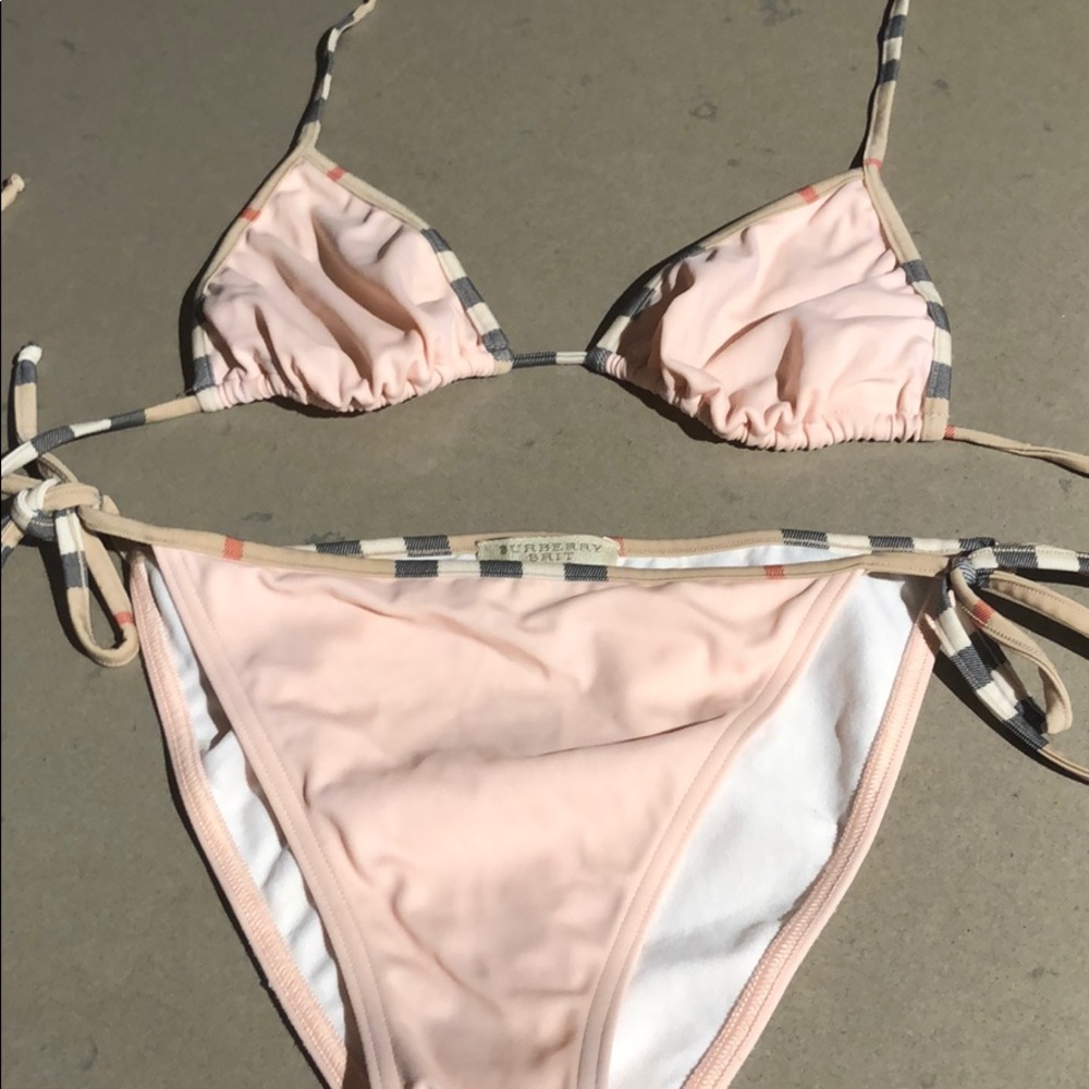 Burberry swim